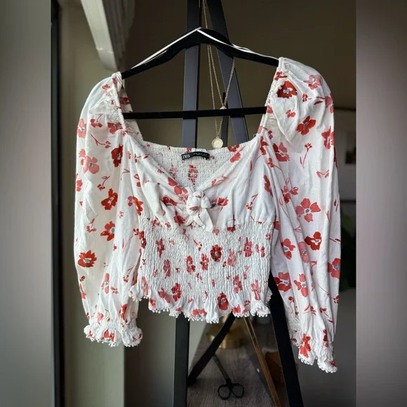 Zara Floral Blouse with Puff Sleeves Size Medium - Picture 9 of 16